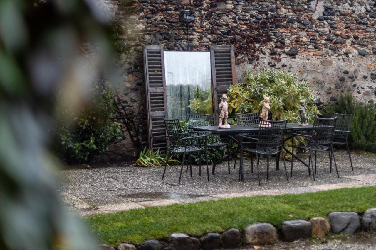 Hotel Casa Camilla Verbania Bagian luar foto